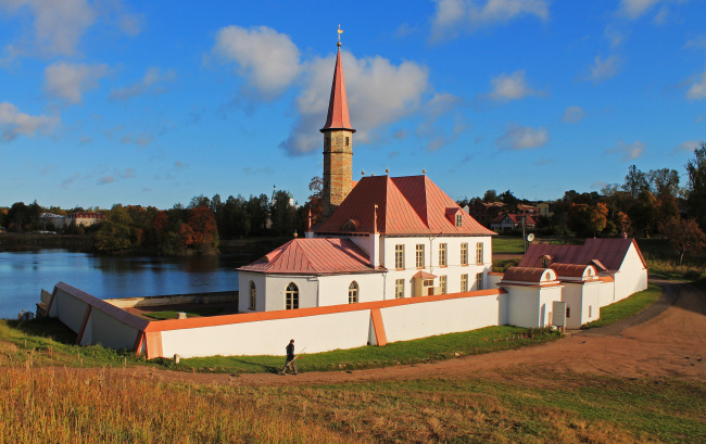 Приоратский замок