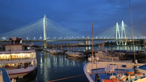ВАНТОВЫЙ МОСТ ЧЕРЕЗ НЕВУ