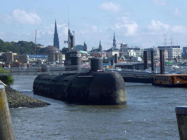 Музей-подводная лодка U-434 (Б-515) в Гамбурге