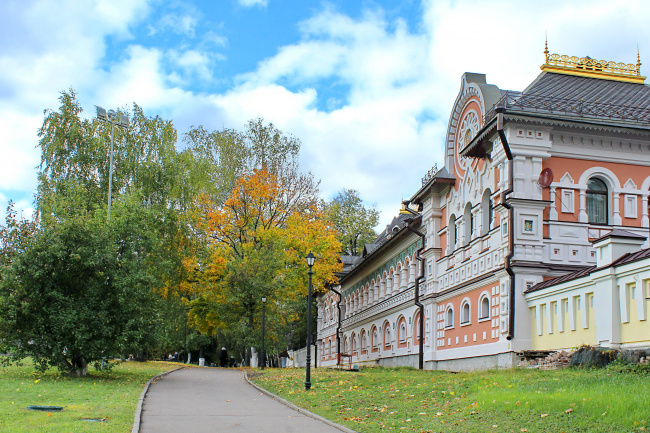 бывшая усадьба Колычёвых «Лукино» в Переделкино