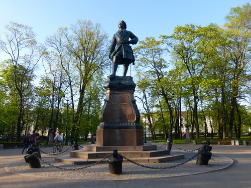 Памятник Петру I