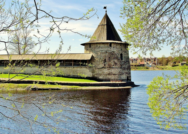 Плоская башня Псковского Кремля