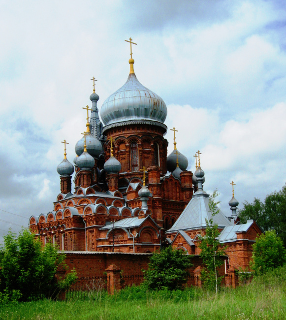 Красная церковь  (1897–1905 гг.  гор. Фурманов)