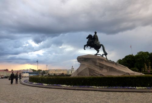 у Медного всадника